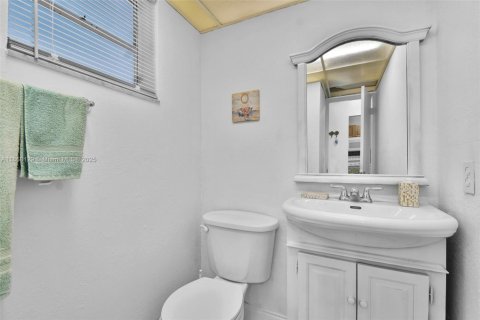 Copropriété à louer à North Miami Beach, Floride: 1 chambre, 69.68 m2 № 1882056 - photo 13