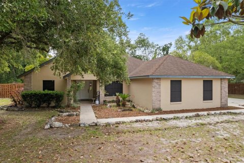 House in High Springs, Florida 3 bedrooms, 159.7 sq.m. № 1687538 - photo 1