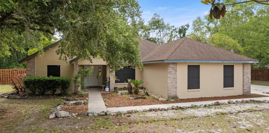 House in High Springs, Florida 3 bedrooms, 159.7 sq.m. № 1687538