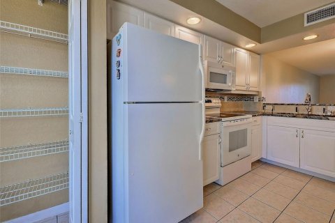 Condominio en venta en North Port, Florida, 2 dormitorios, 107.12 m2 № 2151915 - foto 16