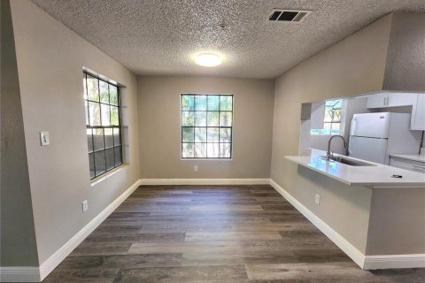 Condo in Altamonte Springs, Florida, 2 bedrooms  № 1597410 - photo 11