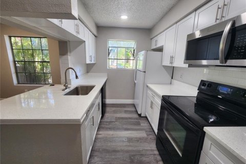 Condo in Altamonte Springs, Florida, 2 bedrooms  № 1597410 - photo 2