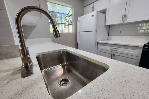 Condo in Altamonte Springs, Florida, 2 bedrooms  № 1597410 - photo 8