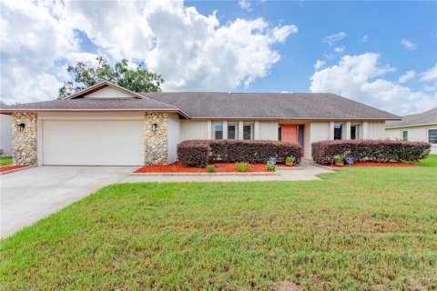 Villa ou maison à Orlando, Floride 4 chambres, 208.29 m2 № 2304344