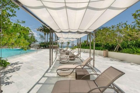 Condo in Sunny Isles Beach, Florida, 2 bedrooms  № 2026950 - photo 27