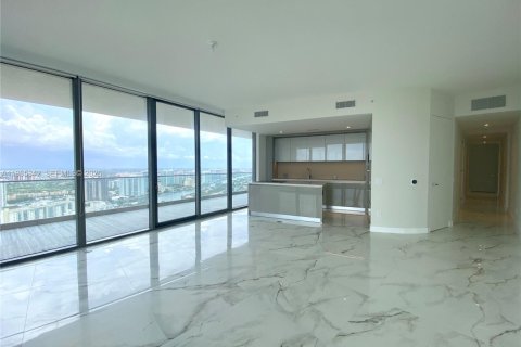 Condo in Sunny Isles Beach, Florida, 2 bedrooms  № 2026950 - photo 6