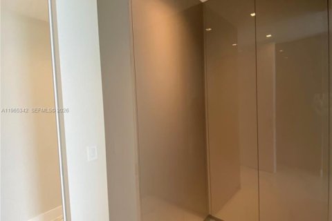 Condo in Sunny Isles Beach, Florida, 2 bedrooms  № 2026950 - photo 19