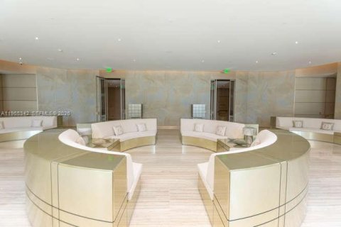 Condo in Sunny Isles Beach, Florida, 2 bedrooms  № 2026950 - photo 30