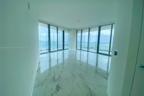 Condo in Sunny Isles Beach, Florida, 2 bedrooms  № 2026950 - photo 12