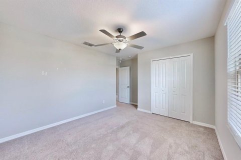 House in Zephyrhills, Florida 4 bedrooms, 240.52 sq.m. № 1511170 - photo 17