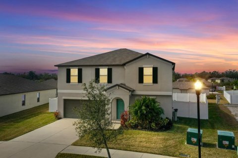 House in Zephyrhills, Florida 4 bedrooms, 240.52 sq.m. № 1511170 - photo 22