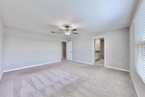 House in Zephyrhills, Florida 4 bedrooms, 240.52 sq.m. № 1511170 - photo 18