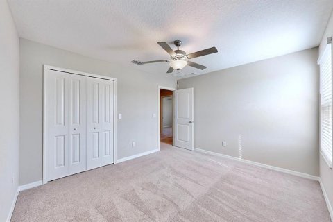 House in Zephyrhills, Florida 4 bedrooms, 240.52 sq.m. № 1511170 - photo 16