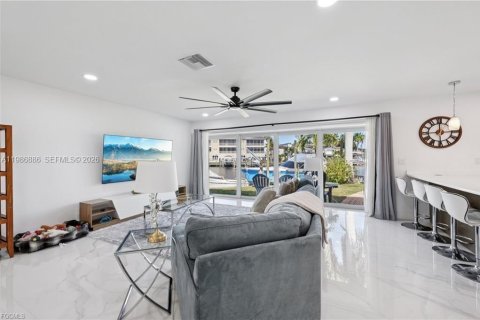 Casa en venta en Cape Coral, Florida, 4 dormitorios № 2186263 - foto 10