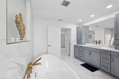 Casa en venta en Cape Coral, Florida, 4 dormitorios № 2186263 - foto 30