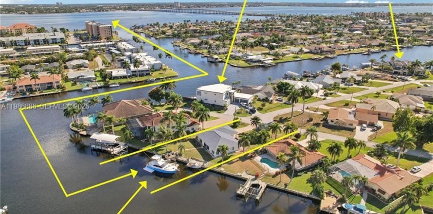 Casa en Cape Coral, Florida 4 dormitorios № 2186263