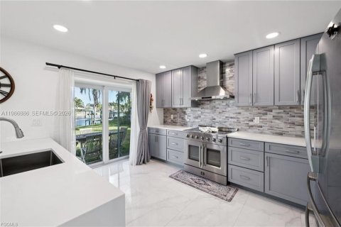 Casa en venta en Cape Coral, Florida, 4 dormitorios № 2186263 - foto 15