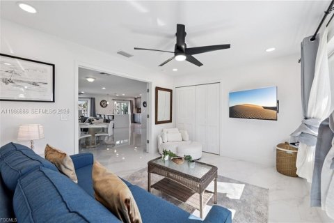 Casa en venta en Cape Coral, Florida, 4 dormitorios № 2186263 - foto 12