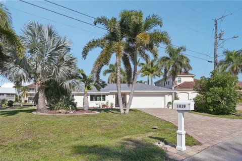 Casa en venta en Cape Coral, Florida, 4 dormitorios № 2186263 - foto 8