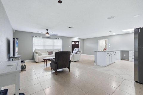 Casa en venta en Port Charlotte, Florida, 2 dormitorios, 146.6 m2 № 2349892 - foto 5