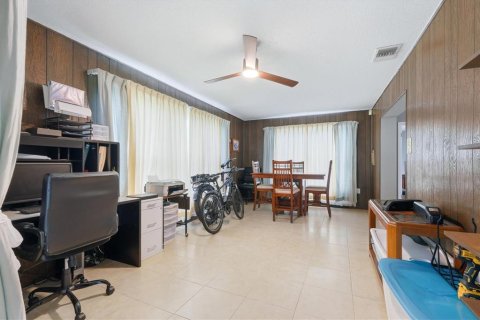 Casa en venta en Port Charlotte, Florida, 2 dormitorios, 146.6 m2 № 2349892 - foto 23