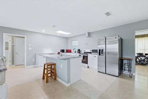 Casa en venta en Port Charlotte, Florida, 2 dormitorios, 146.6 m2 № 2349892 - foto 11