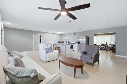 Casa en venta en Port Charlotte, Florida, 2 dormitorios, 146.6 m2 № 2349892 - foto 7