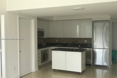 Condominio en alquiler en Miami, Florida, 2 dormitorios, 104.14 m2 № 1972440 - foto 4