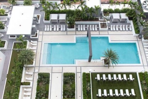 Condominio en alquiler en Miami, Florida, 2 dormitorios, 104.14 m2 № 1972440 - foto 13