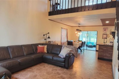 House in Clermont, Florida 3 bedrooms, 146.04 sq.m. № 1841827 - photo 5