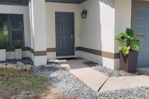 House in Clermont, Florida 3 bedrooms, 146.04 sq.m. № 1841827 - photo 3