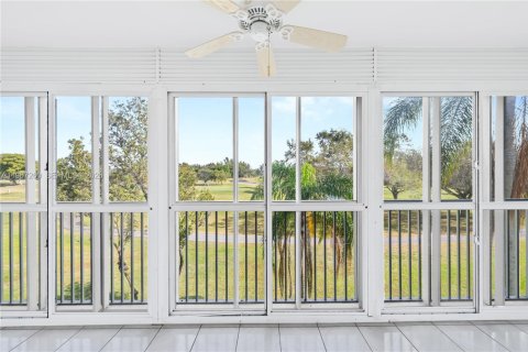 Copropriété à vendre à Pembroke Pines, Floride: 2 chambres, 140 m2 № 2029936 - photo 12