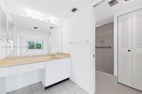Copropriété à vendre à Pembroke Pines, Floride: 2 chambres, 140 m2 № 2029936 - photo 4