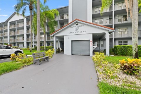 Condo à Pembroke Pines, Floride, 2 chambres  № 2029936