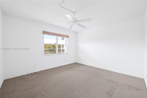 Copropriété à vendre à Pembroke Pines, Floride: 2 chambres, 140 m2 № 2029936 - photo 7