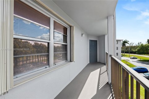 Copropriété à vendre à Pembroke Pines, Floride: 2 chambres, 140 m2 № 2029936 - photo 8