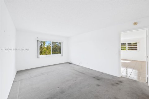 Copropriété à vendre à Pembroke Pines, Floride: 2 chambres, 140 m2 № 2029936 - photo 10