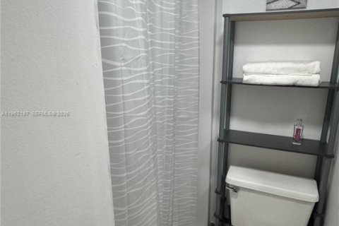 Снять в аренду квартиру в Халландейл-Бич, Флорида 37.16м2, № 2006564 - фото 9