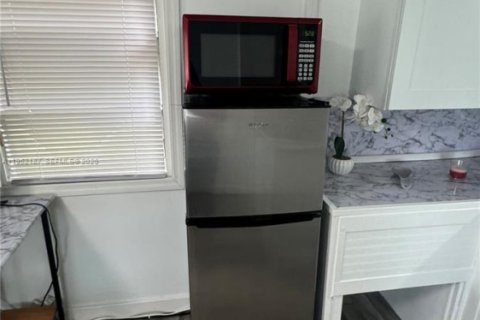 Снять в аренду квартиру в Халландейл-Бич, Флорида 37.16м2, № 2006564 - фото 6