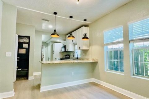 Casa en alquiler en Plant City, Florida, 3 dormitorios, 98.29 m2 № 1866616 - foto 5