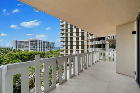 Condo in Key Biscayne, Florida, 2 bedrooms  № 1895707 - photo 17