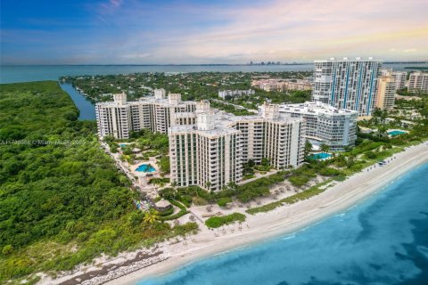 Condo in Key Biscayne, Florida, 2 bedrooms  № 1895707 - photo 1