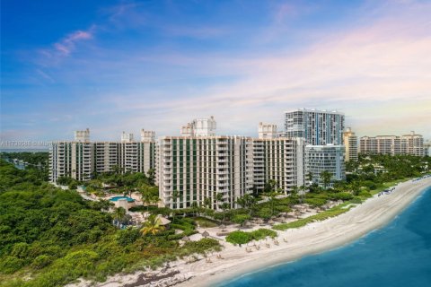 Condo in Key Biscayne, Florida, 2 bedrooms  № 1895707 - photo 25