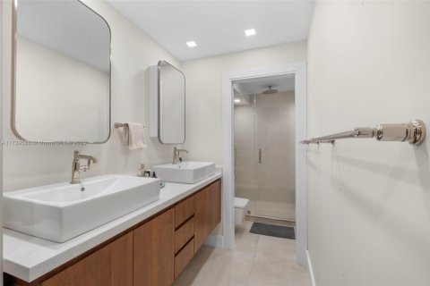 Condo in Key Biscayne, Florida, 2 bedrooms  № 1895707 - photo 10