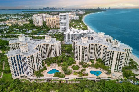 Condo in Key Biscayne, Florida, 2 bedrooms  № 1895707 - photo 20