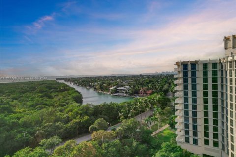 Condo in Key Biscayne, Florida, 2 bedrooms  № 1895707 - photo 24