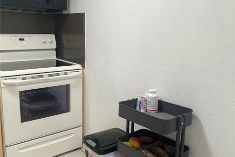 Copropriété à vendre à Hialeah, Floride: 1 chambre, 55.74 m2 № 2006851 - photo 9