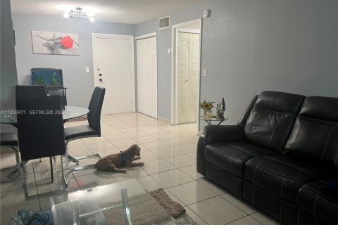 Copropriété à vendre à Hialeah, Floride: 1 chambre, 55.74 m2 № 2006851 - photo 4