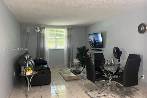 Copropriété à vendre à Hialeah, Floride: 1 chambre, 55.74 m2 № 2006851 - photo 3