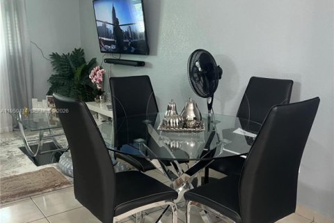 Copropriété à vendre à Hialeah, Floride: 1 chambre, 55.74 m2 № 2006851 - photo 6